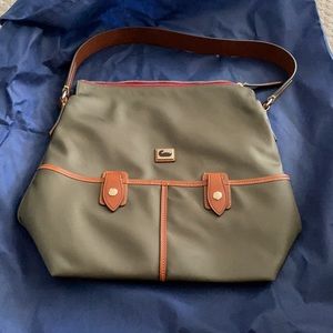 Dooney & Bourke